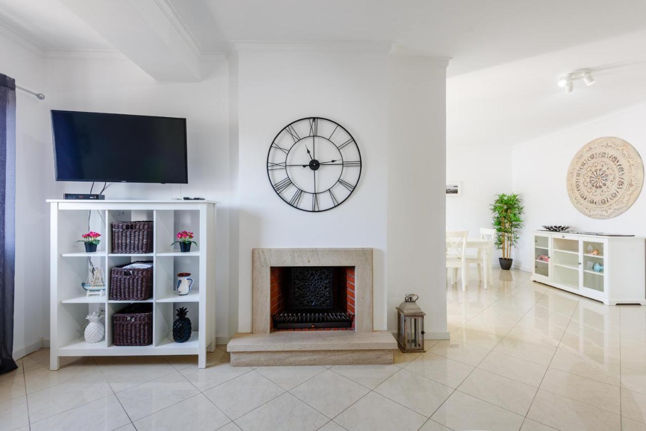 Amazing Apartment In Албуфейра Экстерьер фото