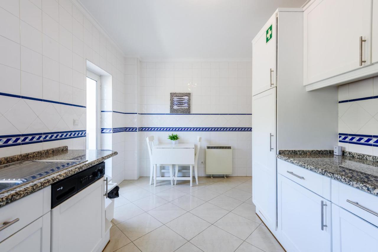 Amazing Apartment In Албуфейра Экстерьер фото